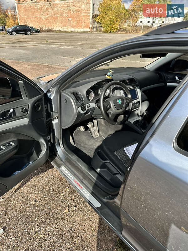 Универсал Skoda Octavia Scout 2012 в Чернигове фото 7 Универсал Skoda Octavia Scout 2012 в Чернигове