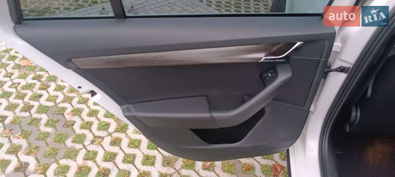 Універсал Skoda Octavia Scout 2015 в Харкові фото 24 Універсал Skoda Octavia Scout 2015 в Харкові