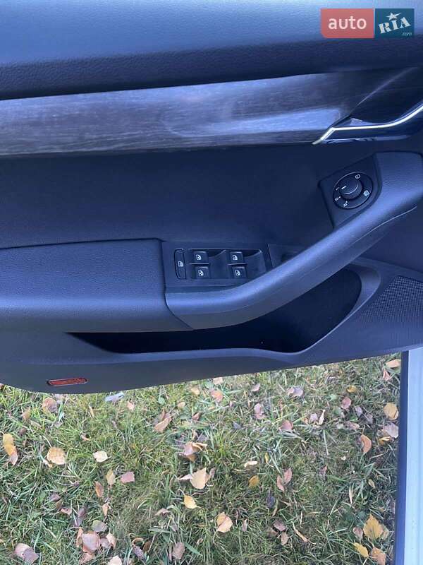 Універсал Skoda Octavia Scout 2015 в Долині