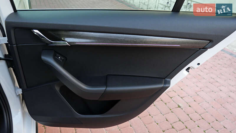 Универсал Skoda Octavia Scout 2019 в Львове