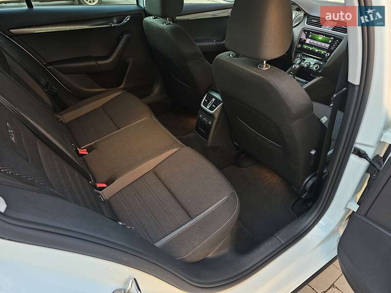 Универсал Skoda Octavia Scout 2017 в Киеве фото 51 Универсал Skoda Octavia Scout 2017 в Киеве