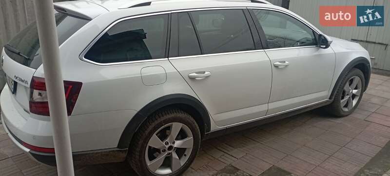 Универсал Skoda Octavia Scout 2015 в Бобровице