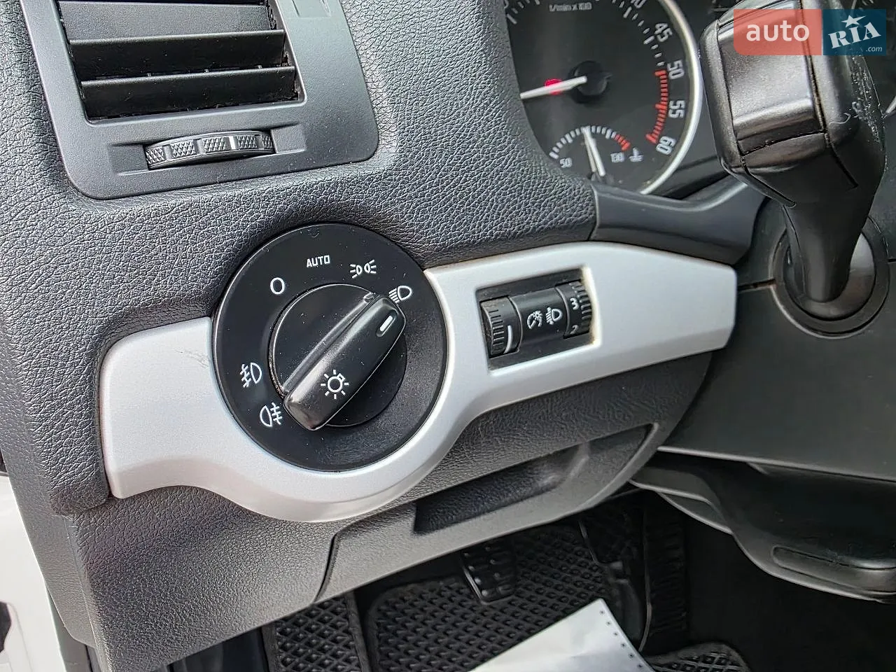 2011 Skoda Octavia - мініатюра 78