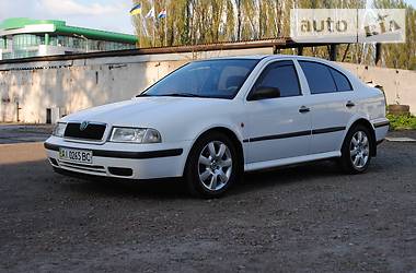 Седан Skoda Octavia 1997 в Киеве