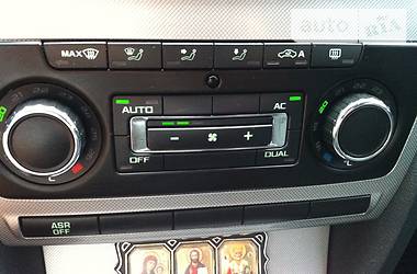 Седан Skoda Octavia 2010 в 