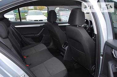 Седан Skoda Octavia 2014 в 