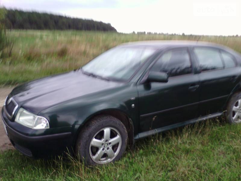 Седан Skoda Octavia 2001 в Львове