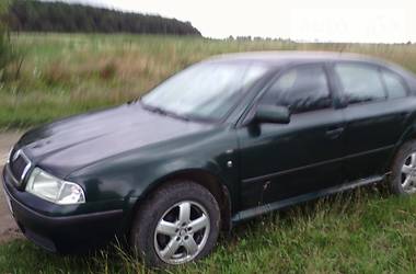 Седан Skoda Octavia 2001 в Львове