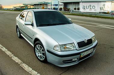 Седан Skoda Octavia 2008 в Днепре