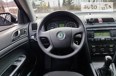 Седан Skoda Octavia 2009 в 