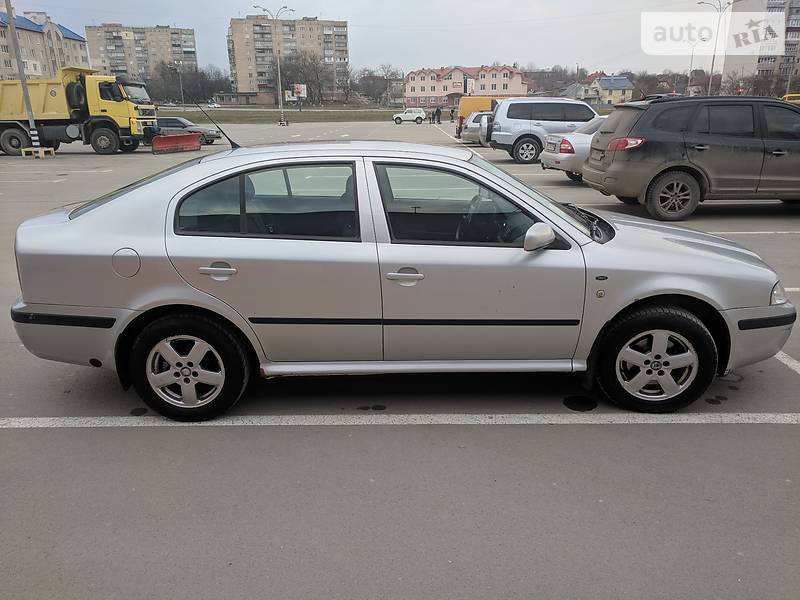 Лифтбек Skoda Octavia 2004 в Каменец-Подольском
