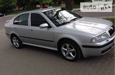 Седан Skoda Octavia 2001 в Львове