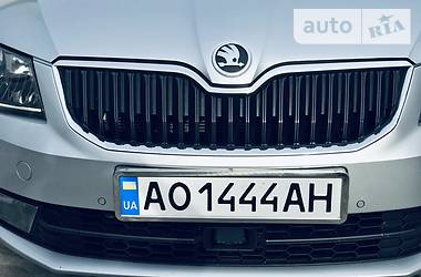 Универсал Skoda Octavia 2014 в Ужгороде