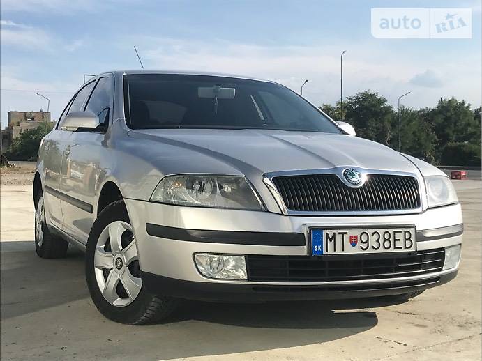 Седан Skoda Octavia 2004 в Тячеве