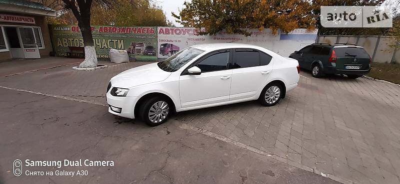 Лифтбек Skoda Octavia 2015 в Краматорске