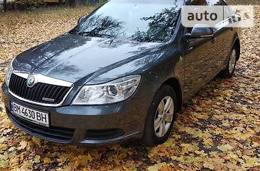 Седан Skoda Octavia 2011 в Глухове