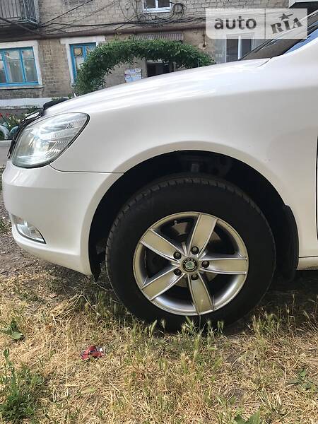 Лифтбек Skoda Octavia 2012 в Покровске