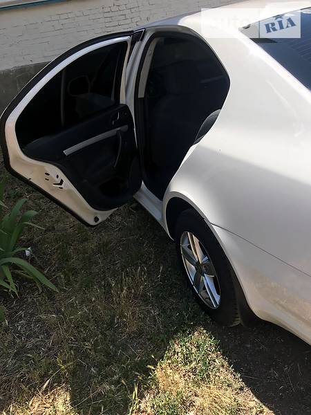 Лифтбек Skoda Octavia 2012 в Покровске