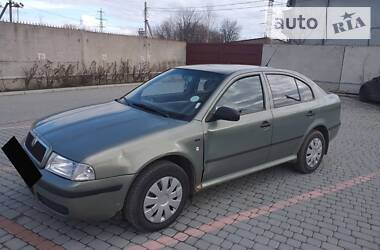 Седан Skoda Octavia 2001 в Львове