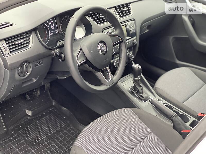 Універсал Skoda Octavia 2015 в Рівному
