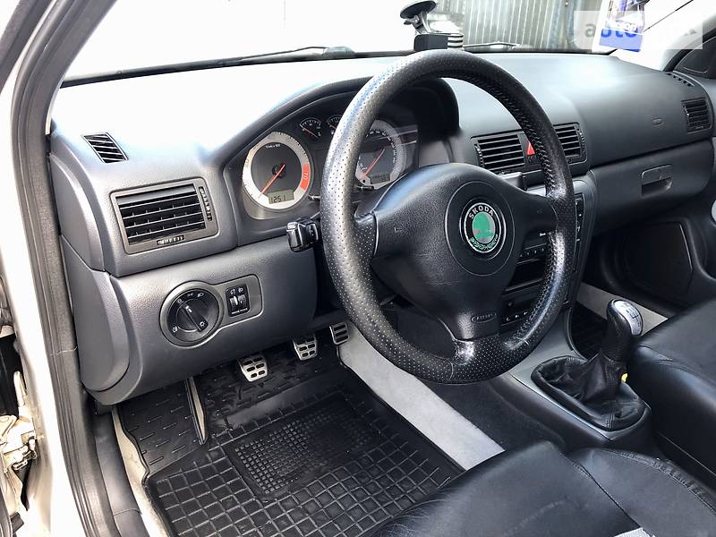 Ліфтбек Skoda Octavia 2001 в Харкові