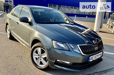 Хэтчбек Skoda Octavia 2017 в Днепре