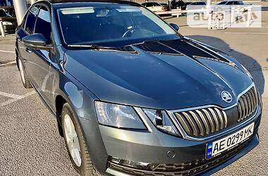 Хэтчбек Skoda Octavia 2017 в Днепре