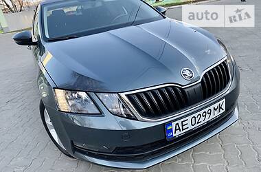 Хэтчбек Skoda Octavia 2017 в Днепре