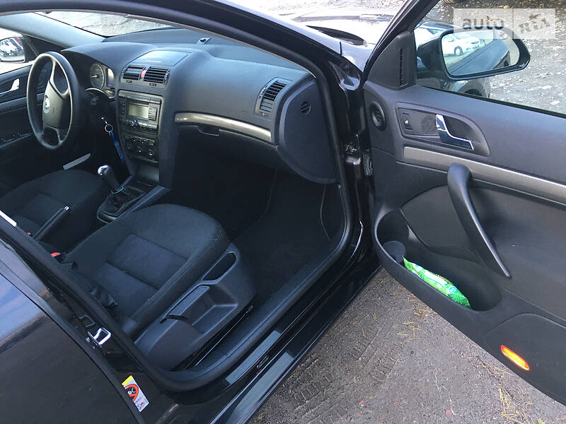 Універсал Skoda Octavia 2008 в Рівному