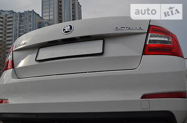Седан Skoda Octavia 2015 в 