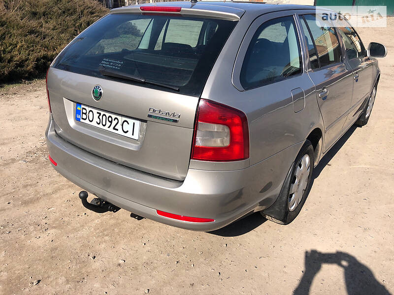 Універсал Skoda Octavia 2012 в Підгайцях