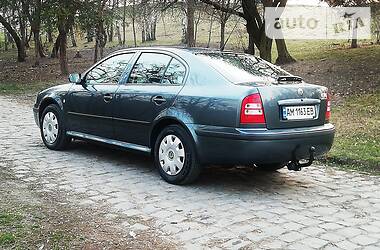 Седан Skoda Octavia 2004 в 