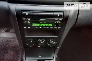 Седан Skoda Octavia 2004 в 
