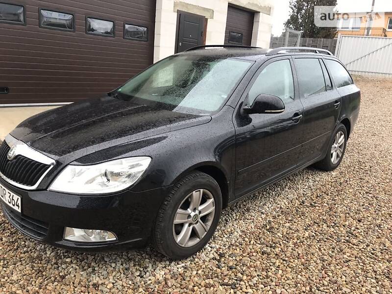Универсал Skoda Octavia 2010 в Черкассах