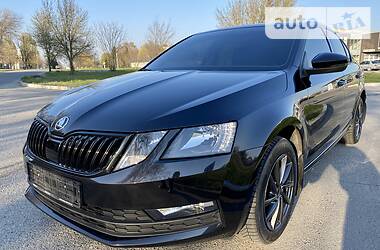 Седан Skoda Octavia 2018 в 