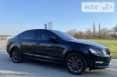 Седан Skoda Octavia 2018 в 