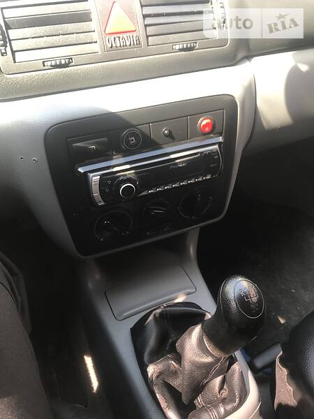 Седан Skoda Octavia 2002 в Тернополі