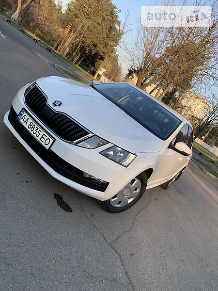 Седан Skoda Octavia 2017 в 