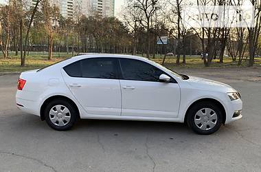 Седан Skoda Octavia 2017 в 