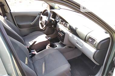 Хетчбек Skoda Octavia 2002 в 