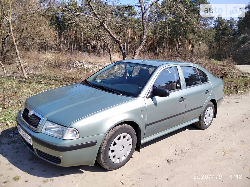 Хетчбек Skoda Octavia 2002 в 