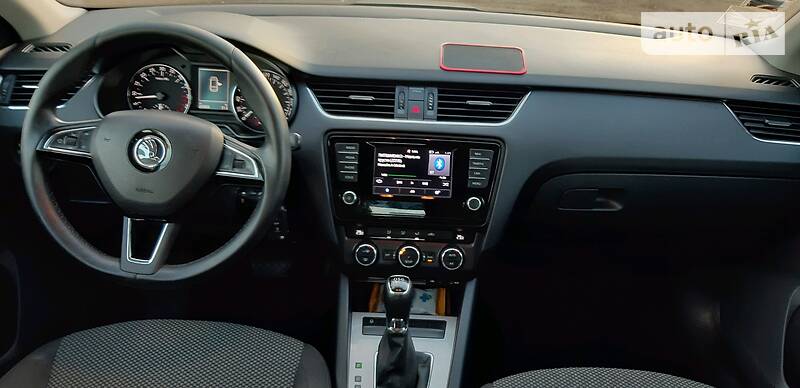 Універсал Skoda Octavia 2013 в Новояворівську