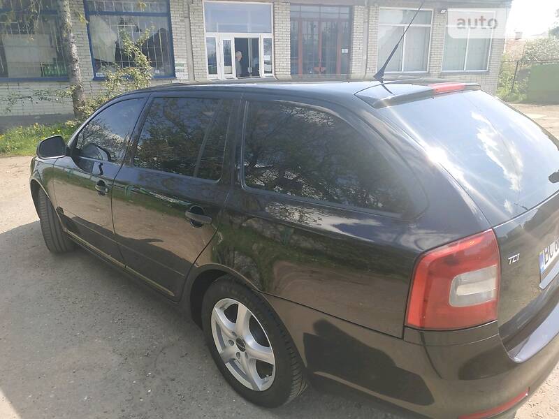 Універсал Skoda Octavia 2012 в Самборі