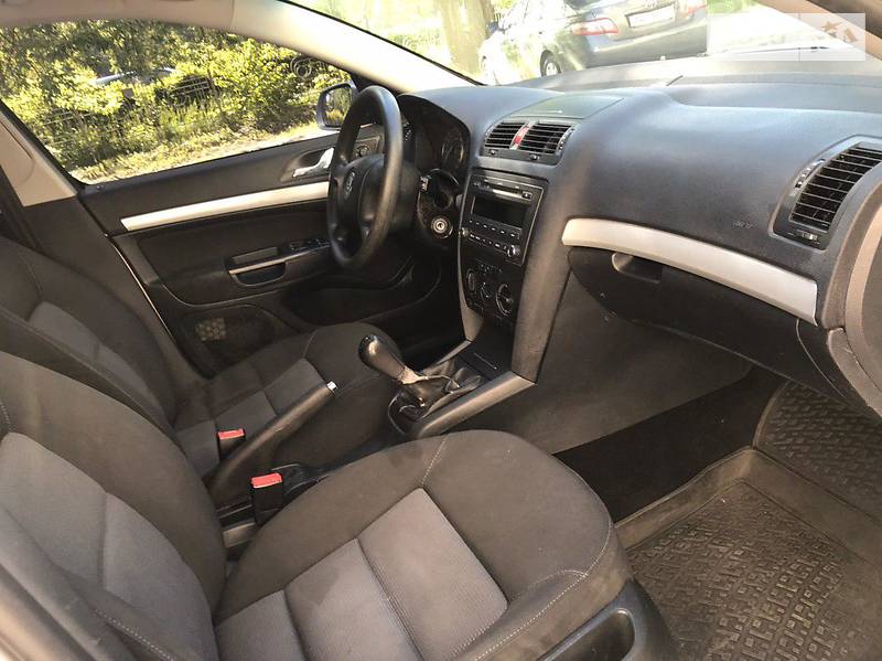 Седан Skoda Octavia 2006 в Києві