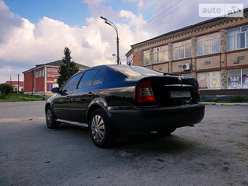 Седан Skoda Octavia 2006 в Теофіполі