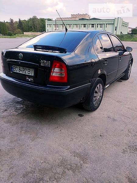 Седан Skoda Octavia 2006 в Теофіполі