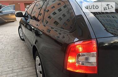 Універсал Skoda Octavia 2012 в 