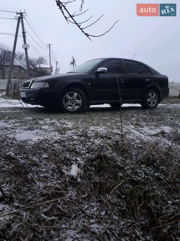 Ліфтбек Skoda Octavia 2003 в Ужгороді