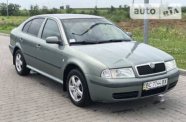 Хэтчбек Skoda Octavia 2002 в Городке