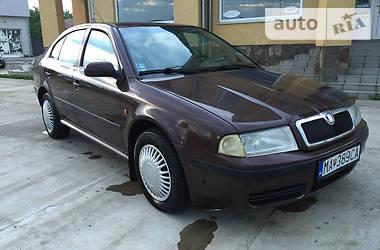 Седан Skoda Octavia 2000 в Тячеве